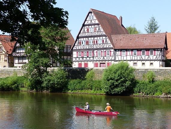 Dürrmenz, Fachwerkhaus an der Enz
